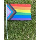 Regenbogen_Progessiv 2021 Hand-Flagge 20*14cm